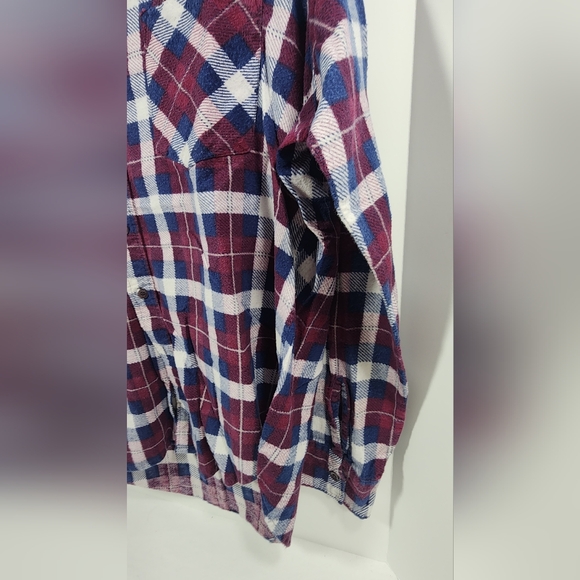 VTG Coleman Outdoors  Men's Button Down Flannel Shirt Size Large Plaid Burgundy - Picture 2 of 10